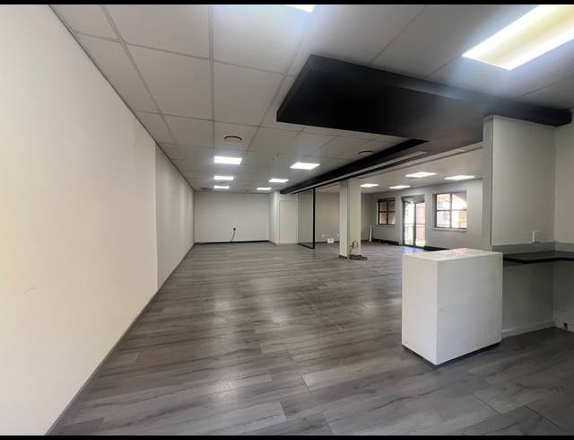 108M² OFFICE TO LET IN HYDE PARK